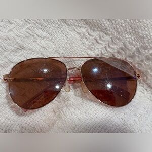 Stylish Women's Aviator Sunglasses - Rose Gold Frame with Brown Lenses